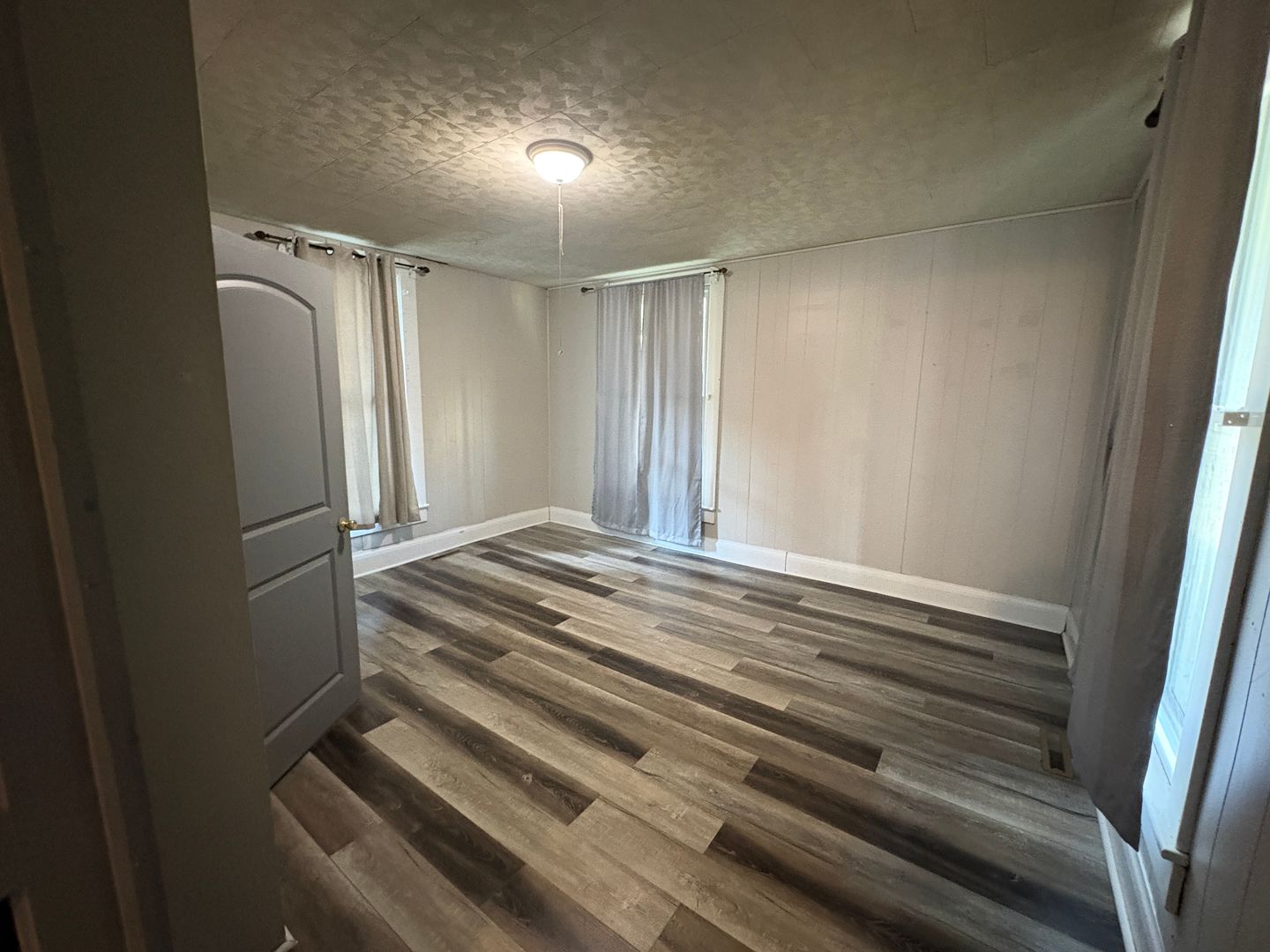 Albany House: 545 N Broadway