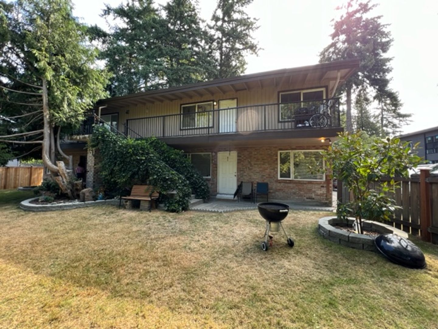 BELLEVUE House: 1108 Bellevue Way SE #2