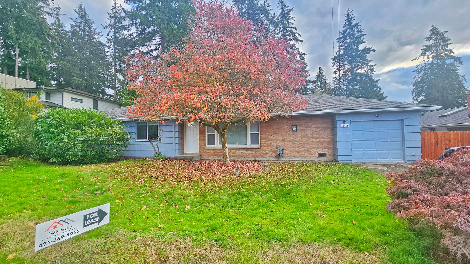 Bellevue House: 13865 SE 40th St