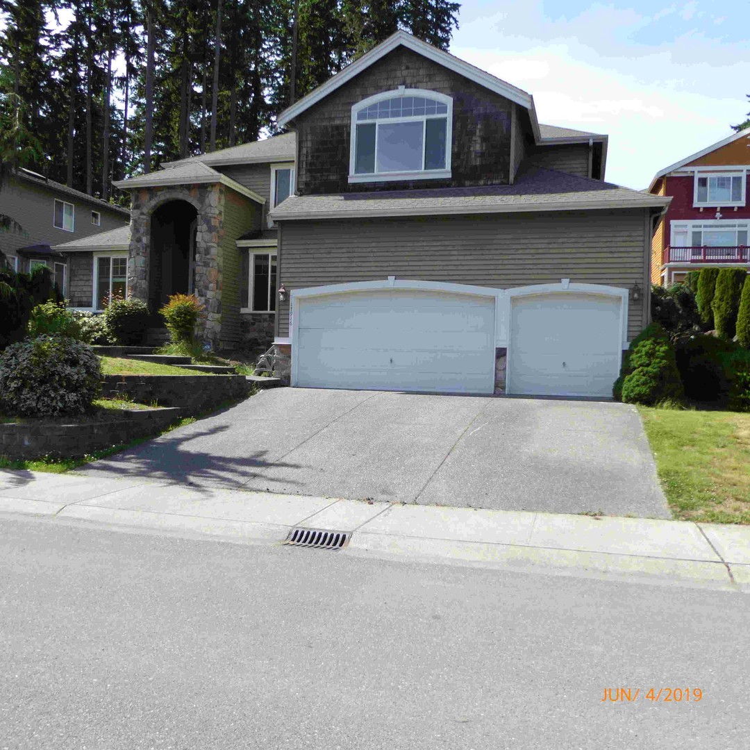 Lynnwood House: 17916 33rd Pl W