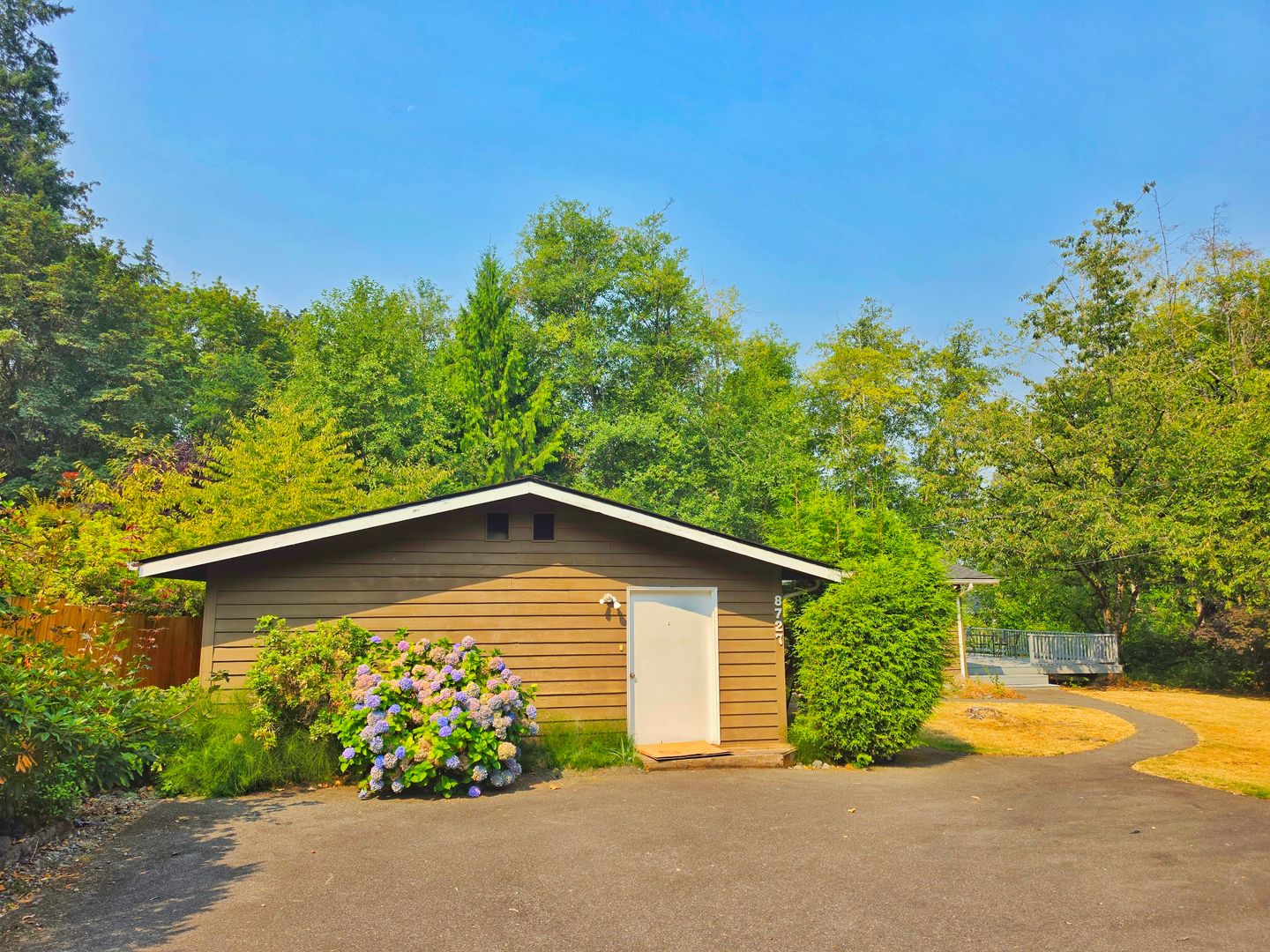 Kirkland House: 8727 128th Ave NE