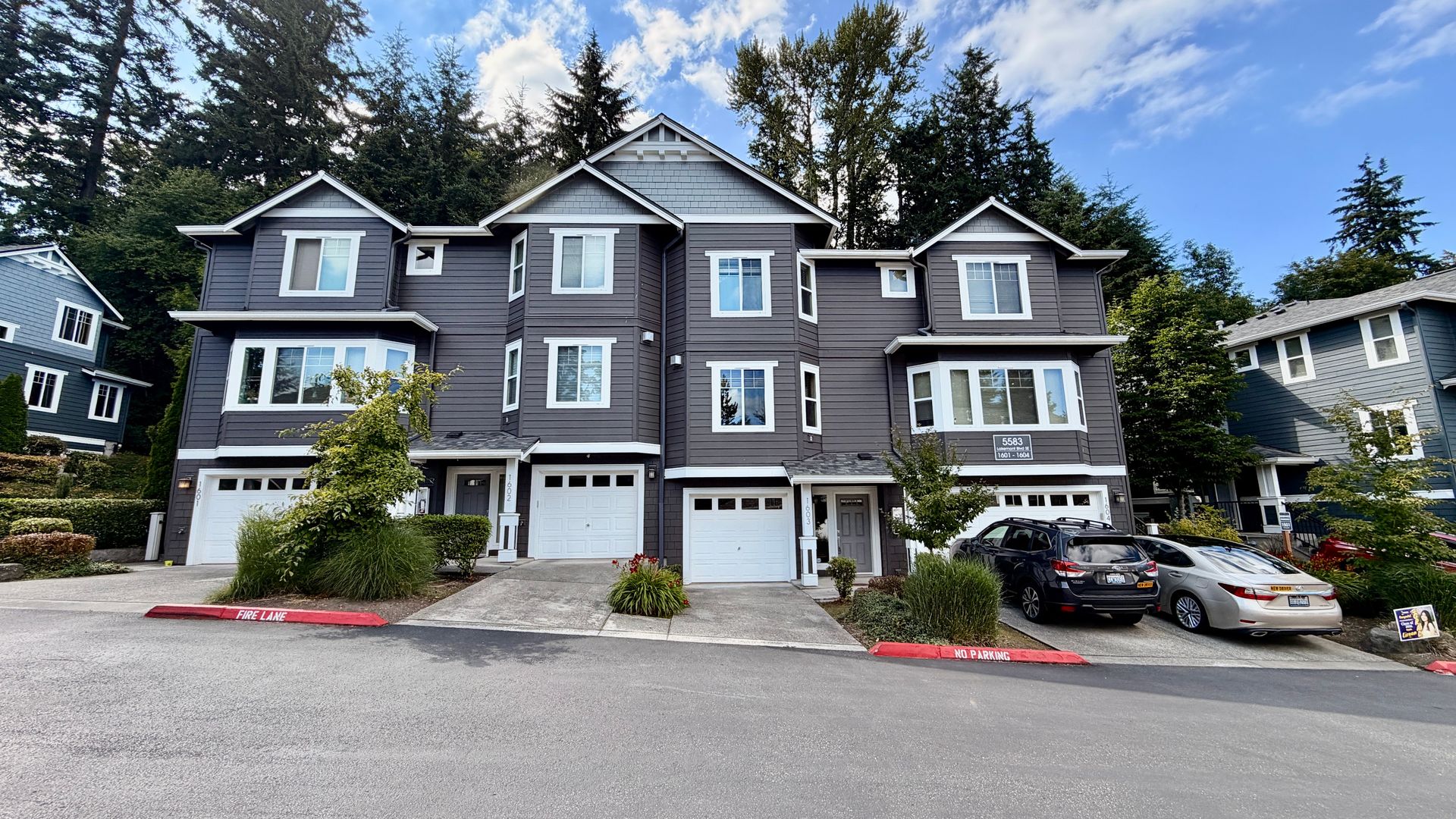Bellevue Townhome: 5583 Lakemont Blvd SE #1603