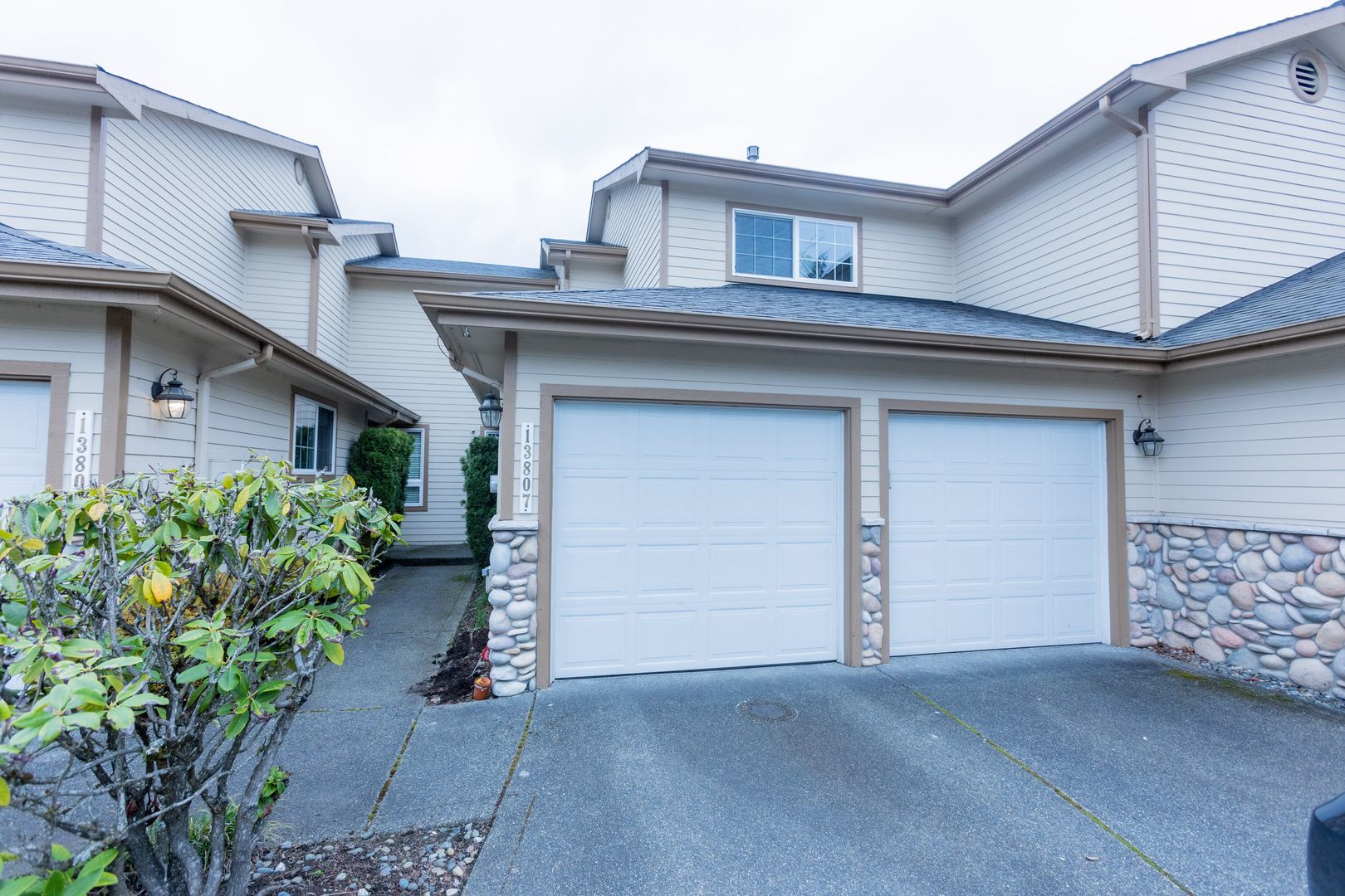 Kent House: 13807 SE 255th Pl