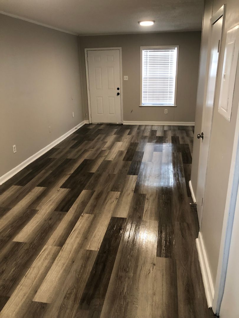 Vicksburg Apartment: 420 Lake Hill Dr., Ofc