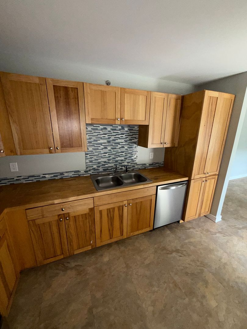 Vicksburg Apartment: 1111 Crawford Street