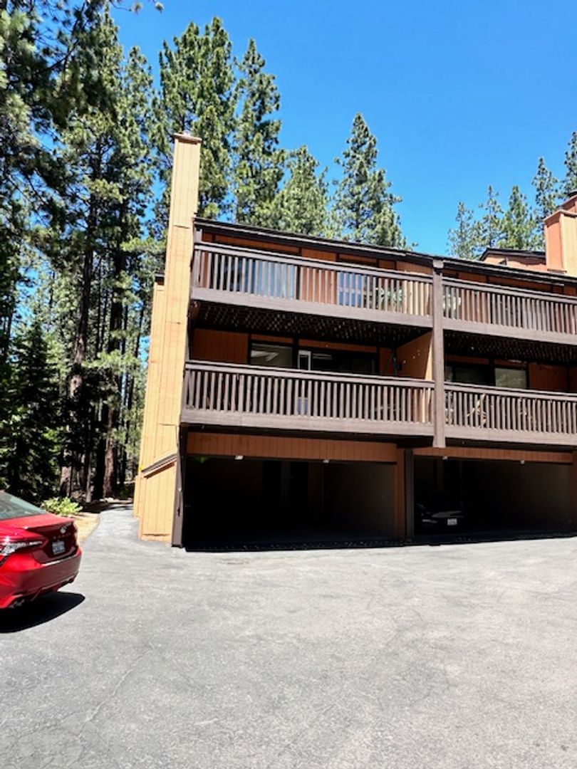 South Lake Tahoe House: 1439 Ski Run Blvd #H1