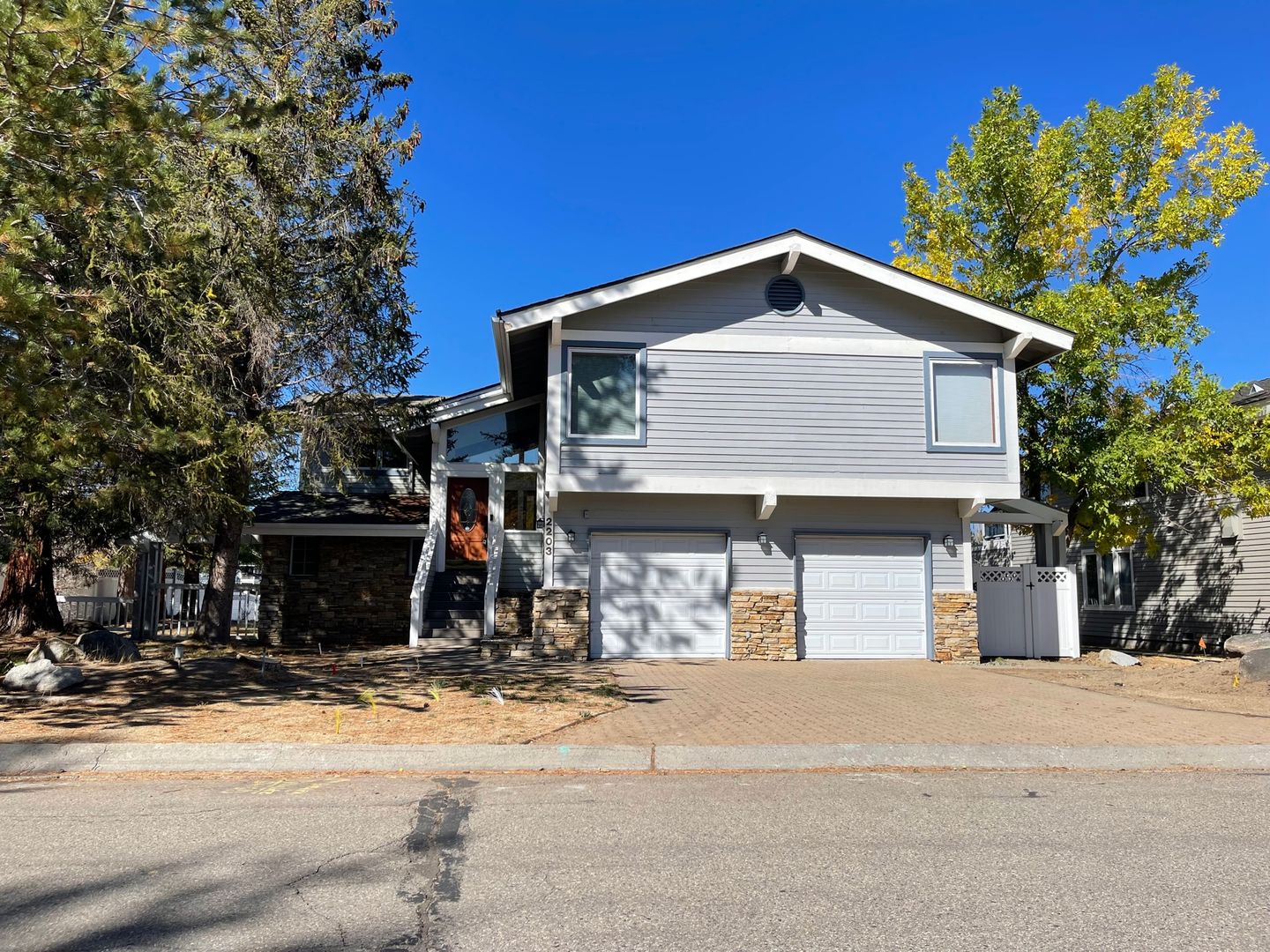 South Lake Tahoe House: 2203 White Sands Dr.