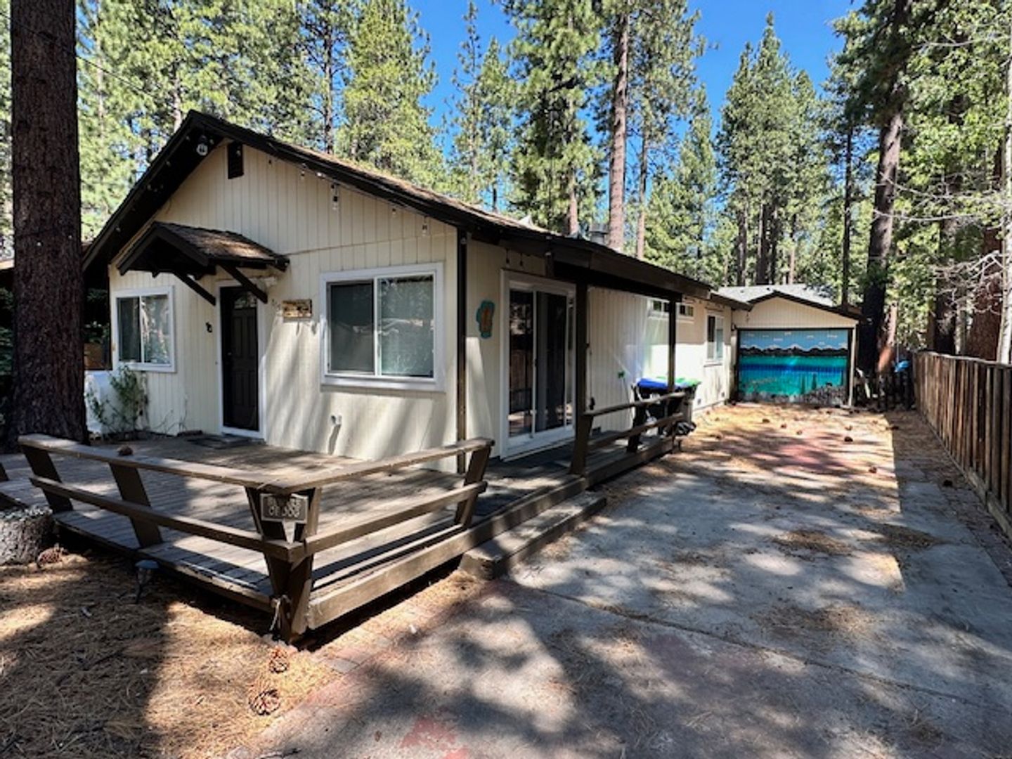 South Lake Tahoe House: 815 Capistrano Ave