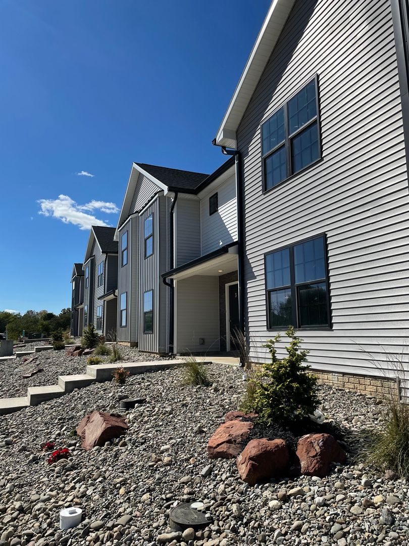 York Townhome: Pointer Court