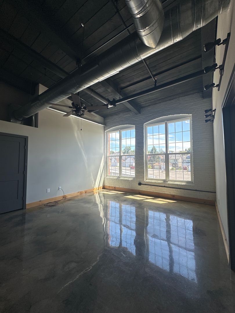 Red Lion Apartment: 214 N Franklin Street