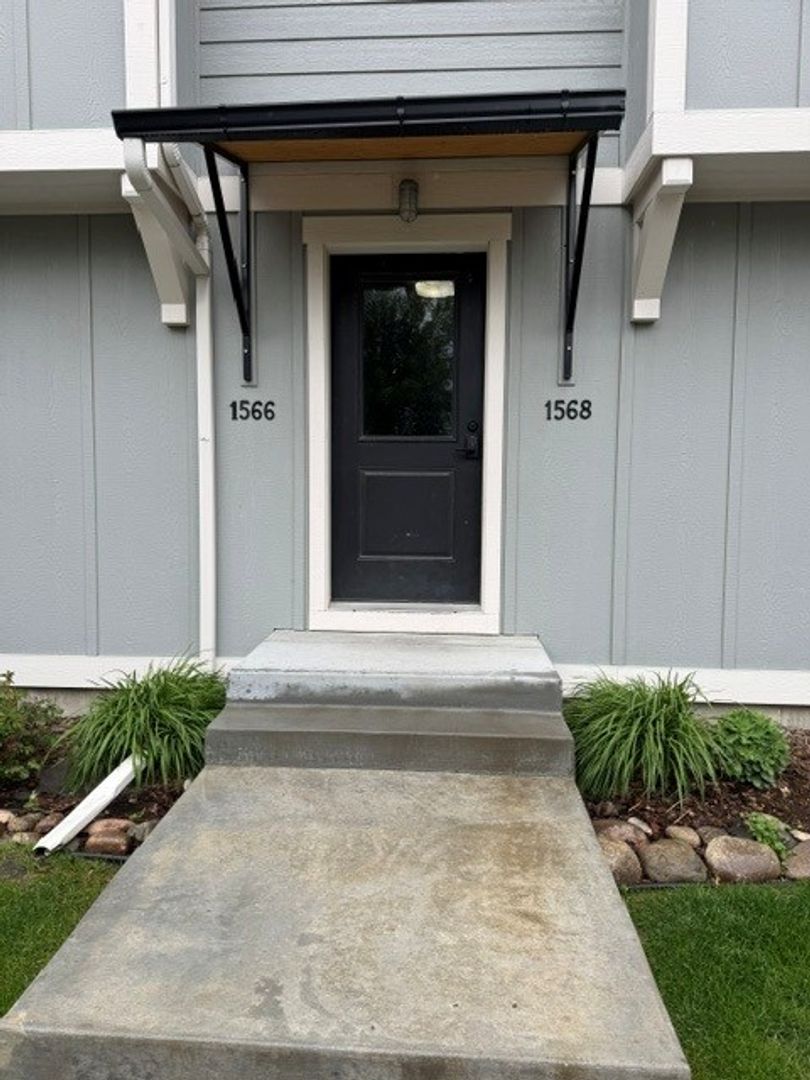 Billings Apartment: Mullowney Lane & River Edge Road