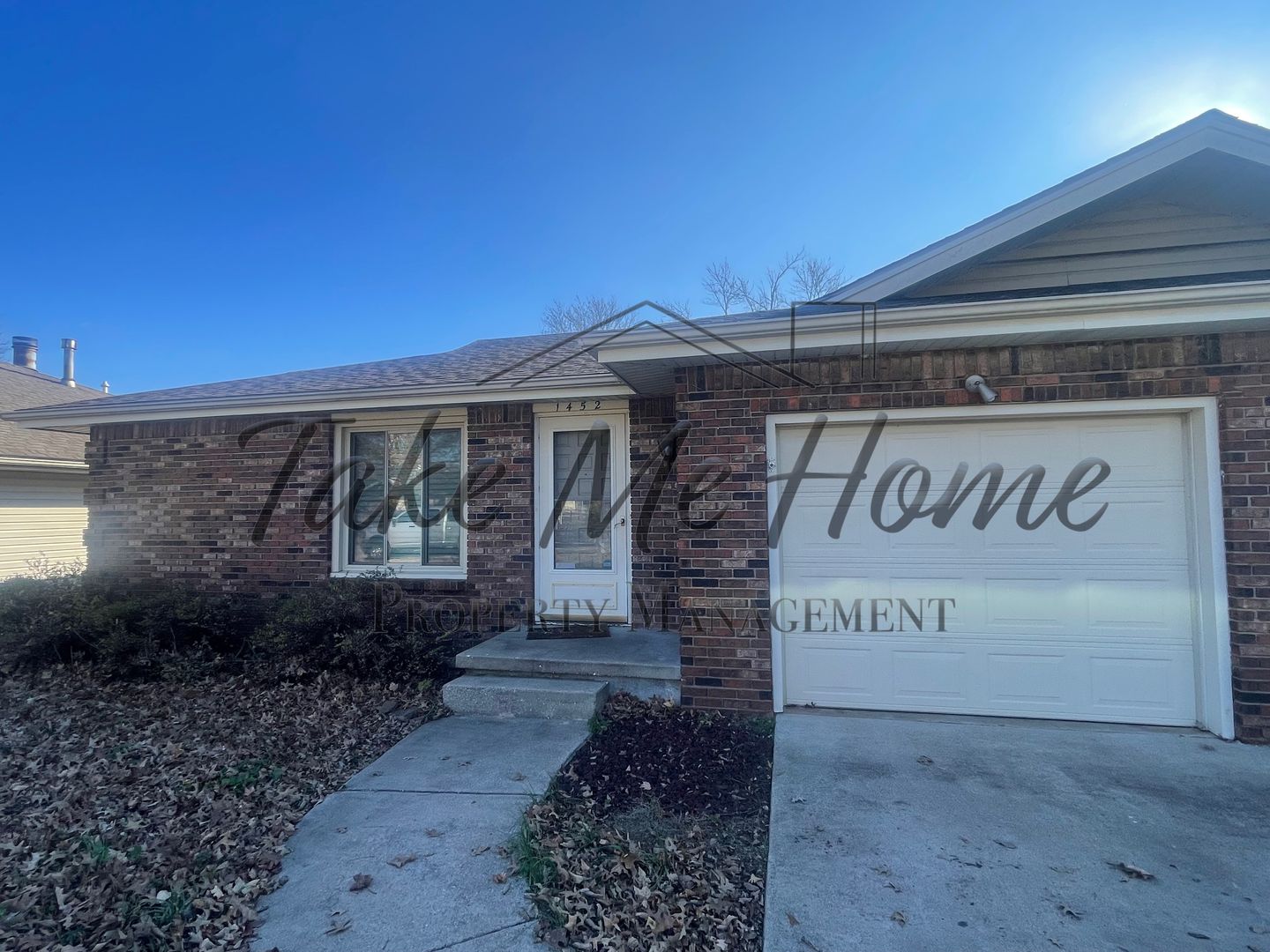 Springfield House: 1452 E Camino Alto