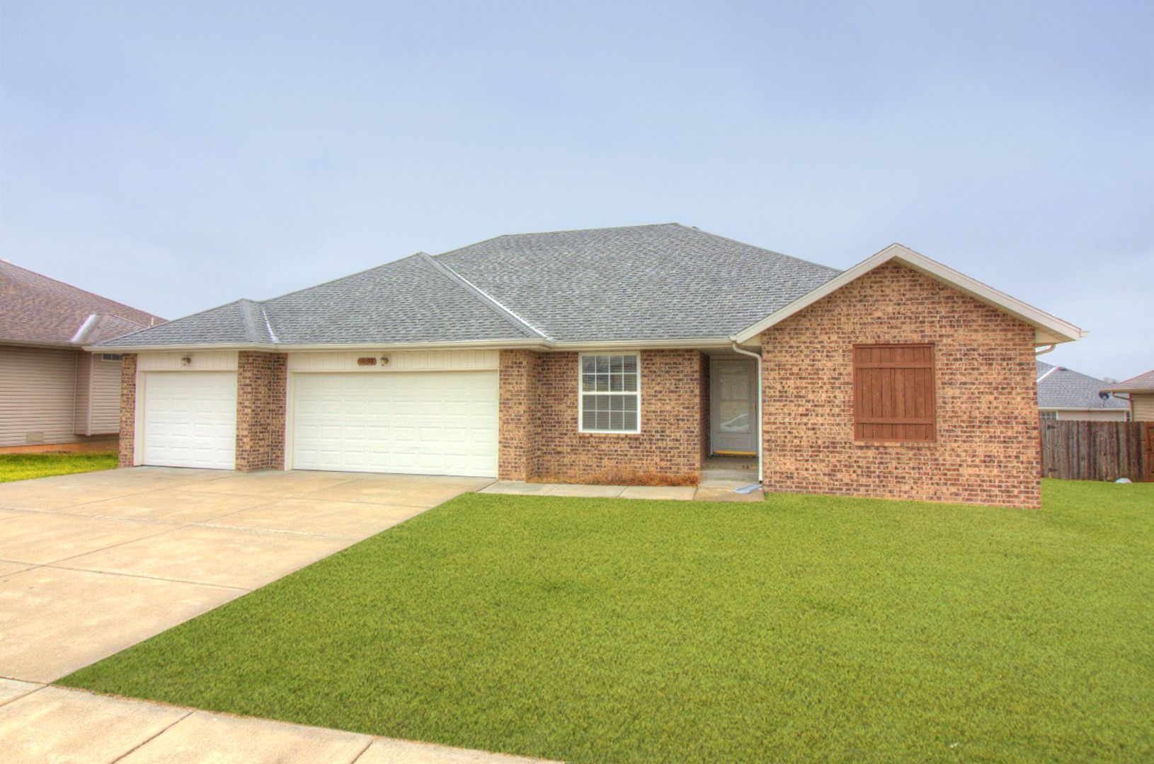Springfield House: 1094 S Tanner