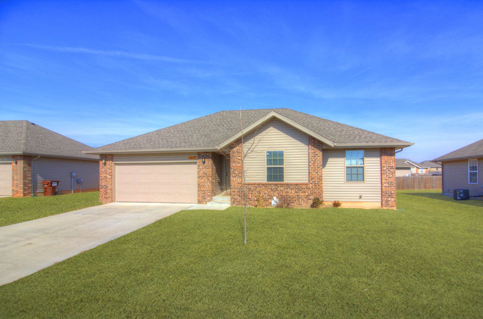 Springfield House: 5613 W Longleaf
