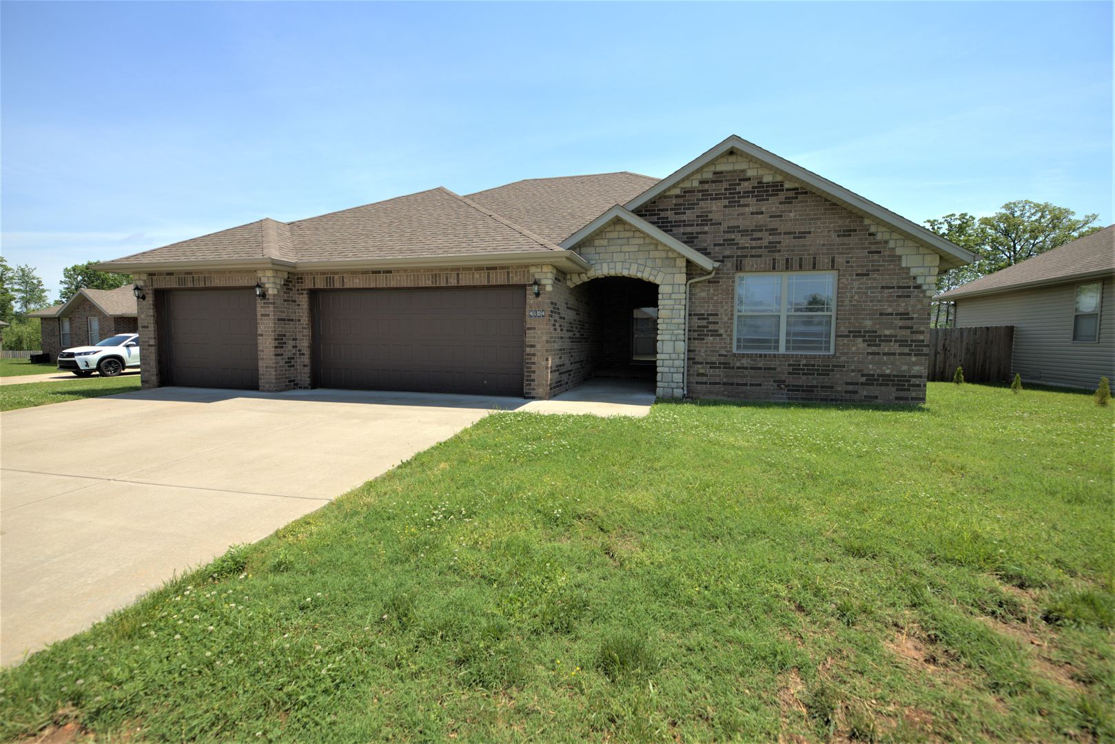 Ozark House: 4104 N Grassland