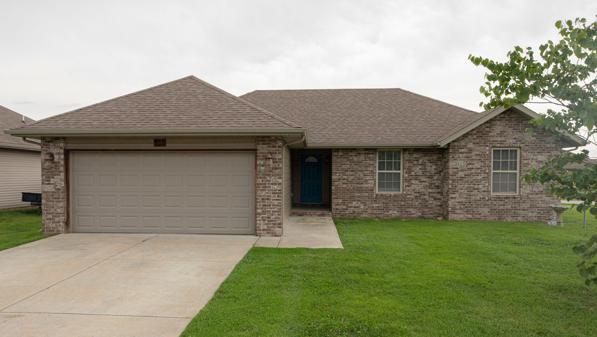 Republic House: 453 N Chandler Ave