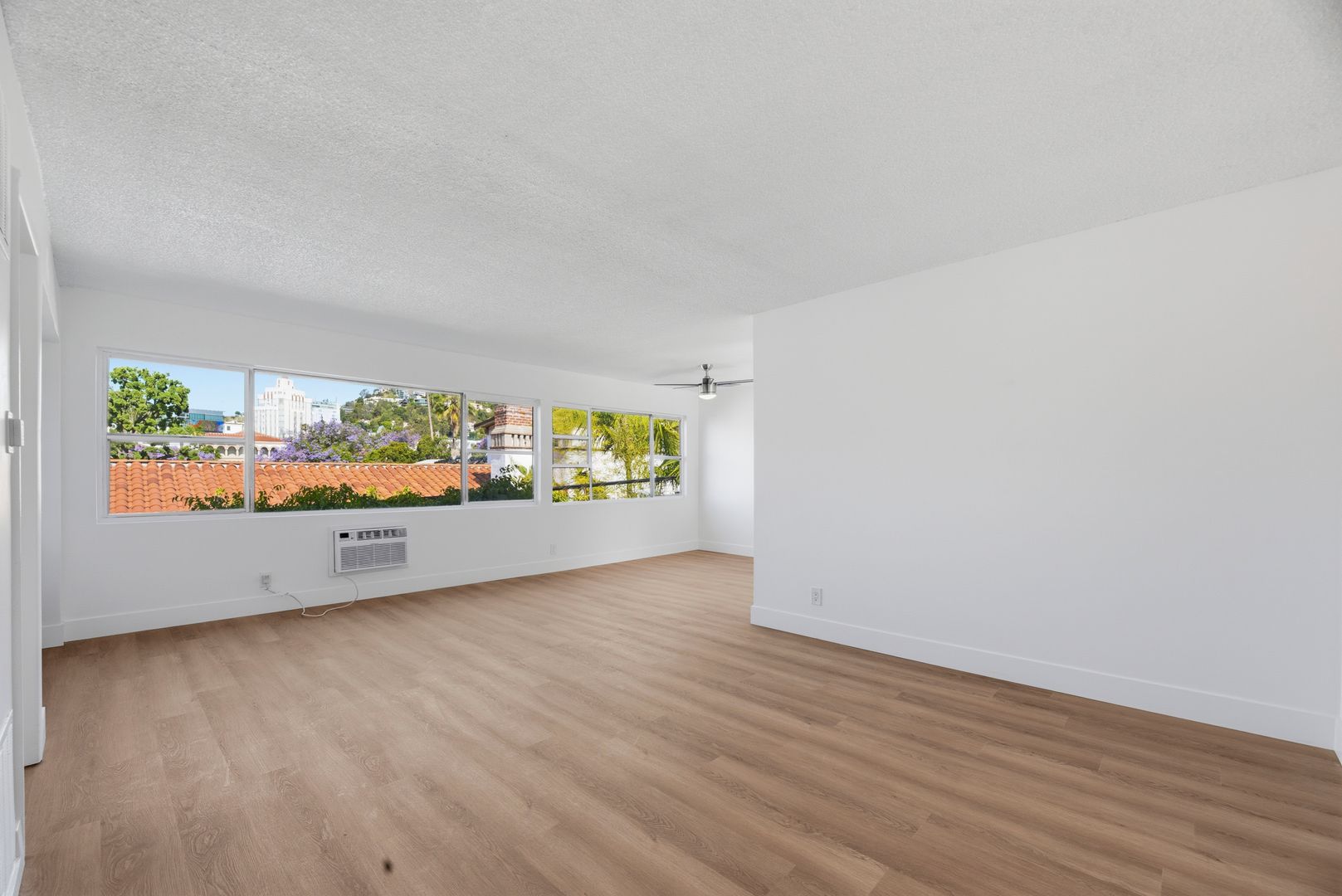 West Hollywood Apartment: 1301 Havenhurst Drive