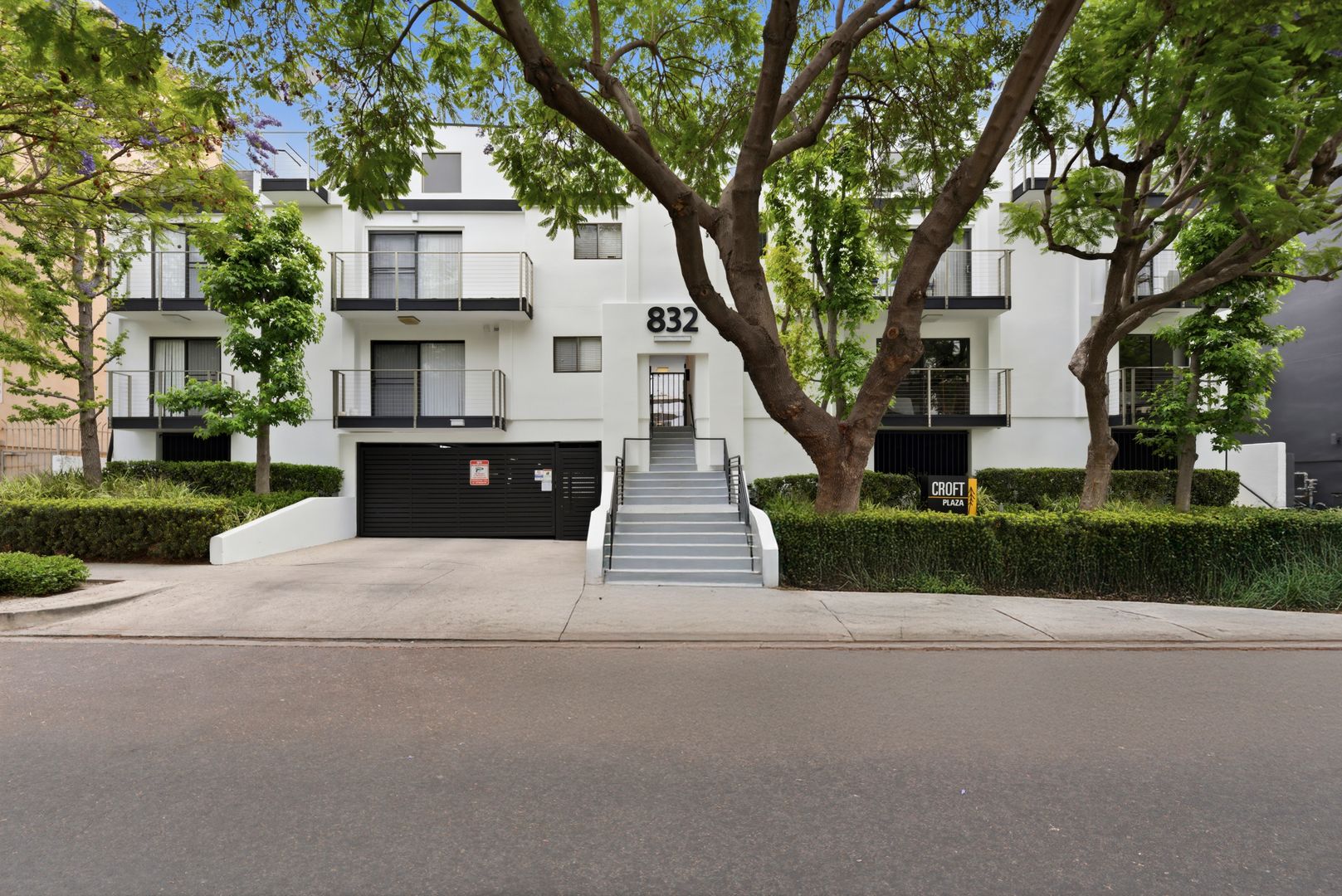 Los Angeles Apartment: 832 Croft Avenue