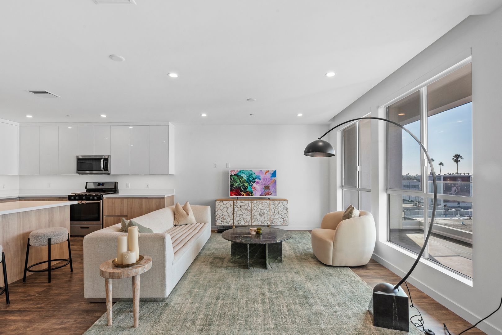 Los Angeles Apartment: 714 Sweetzer Avenue