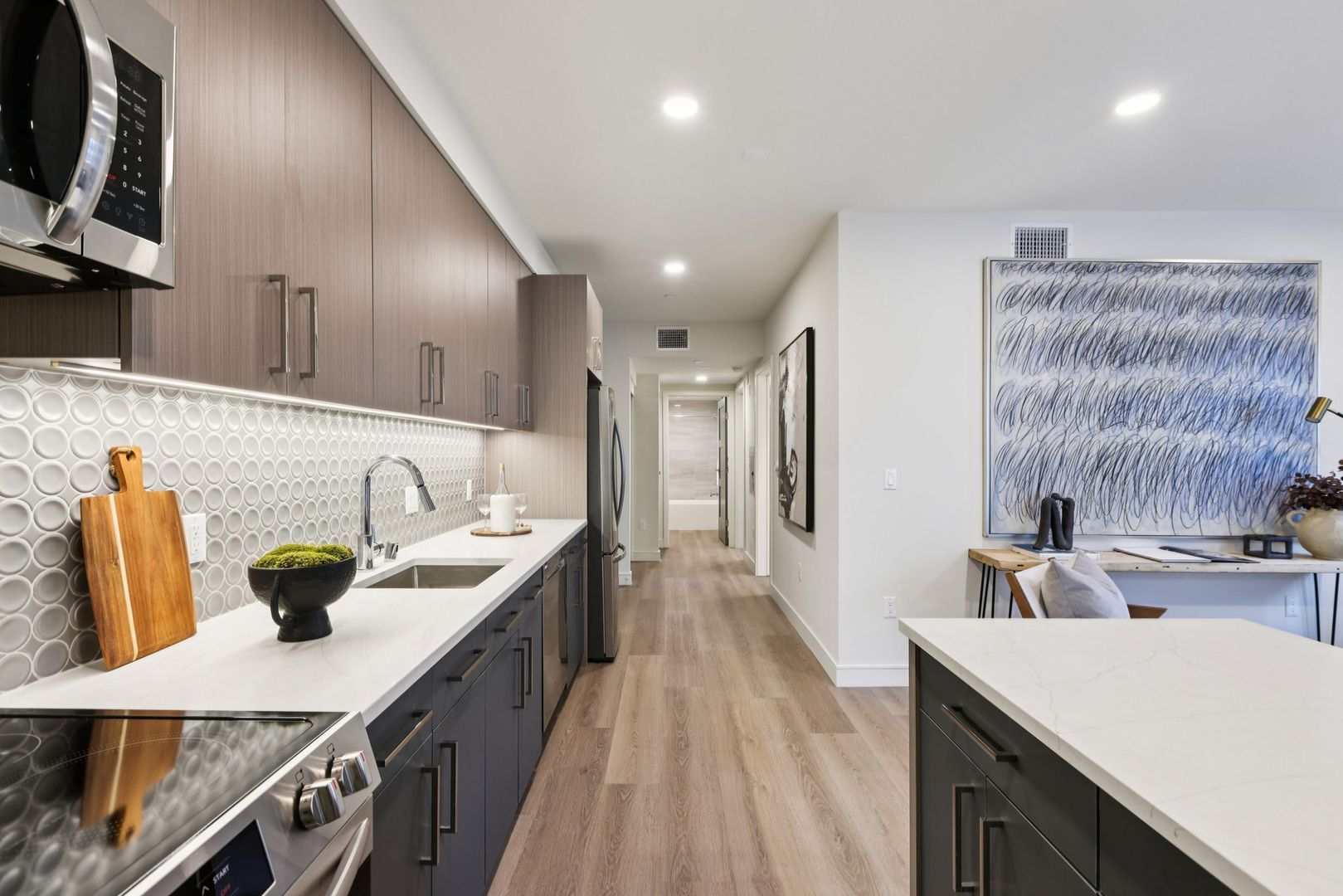 Los Angeles Apartment: 5717 Carlton Way