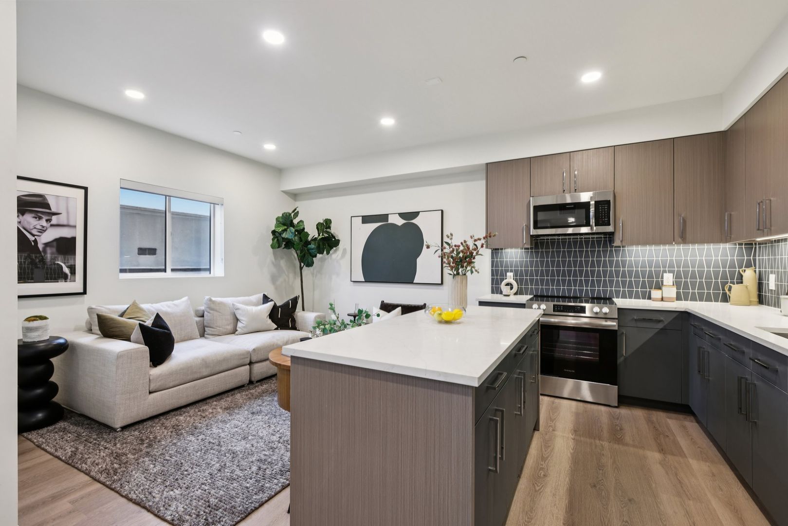 Los Angeles Apartment: 5717 Carlton Way