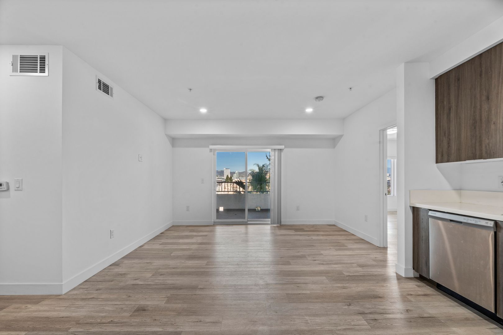 Los Angeles Apartment: 3057-3067 W. Pico Blvd
