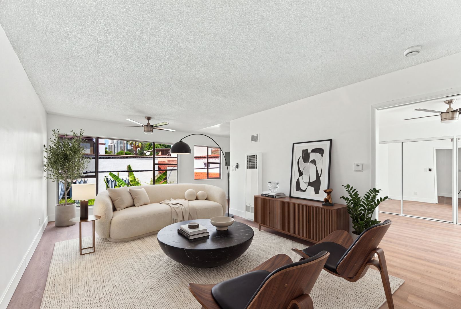 West Hollywood Apartment: 1301 Havenhurst Drive