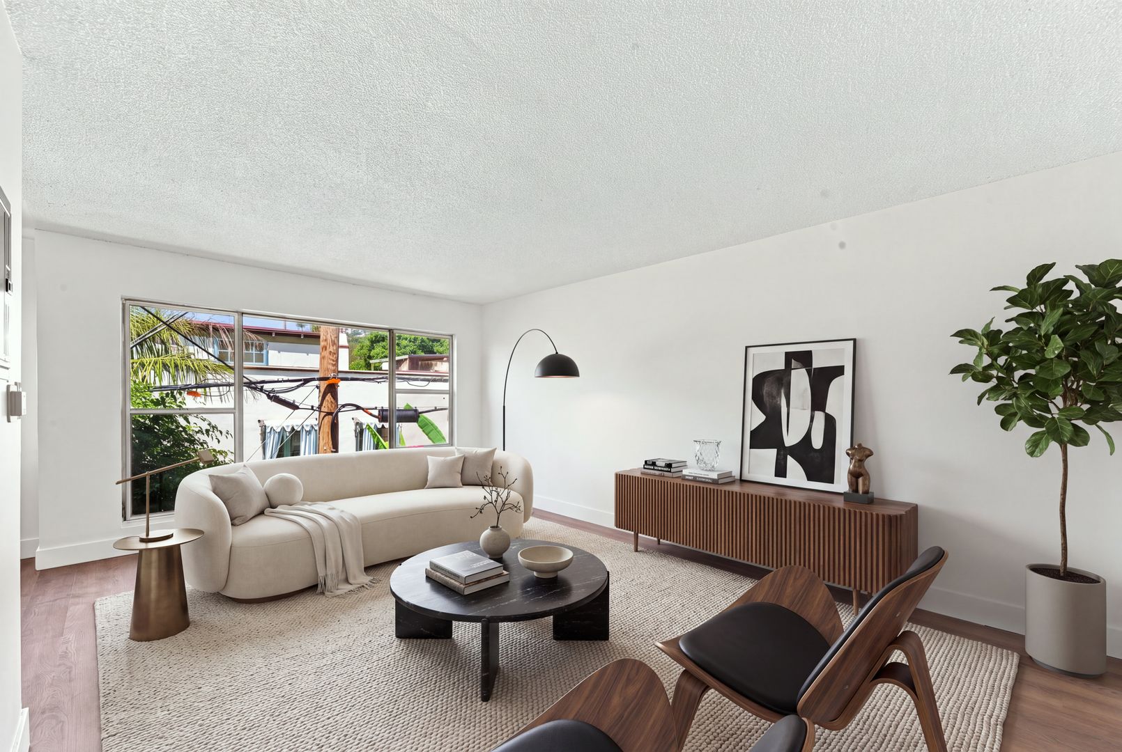 West Hollywood Apartment: 1301 Havenhurst Drive