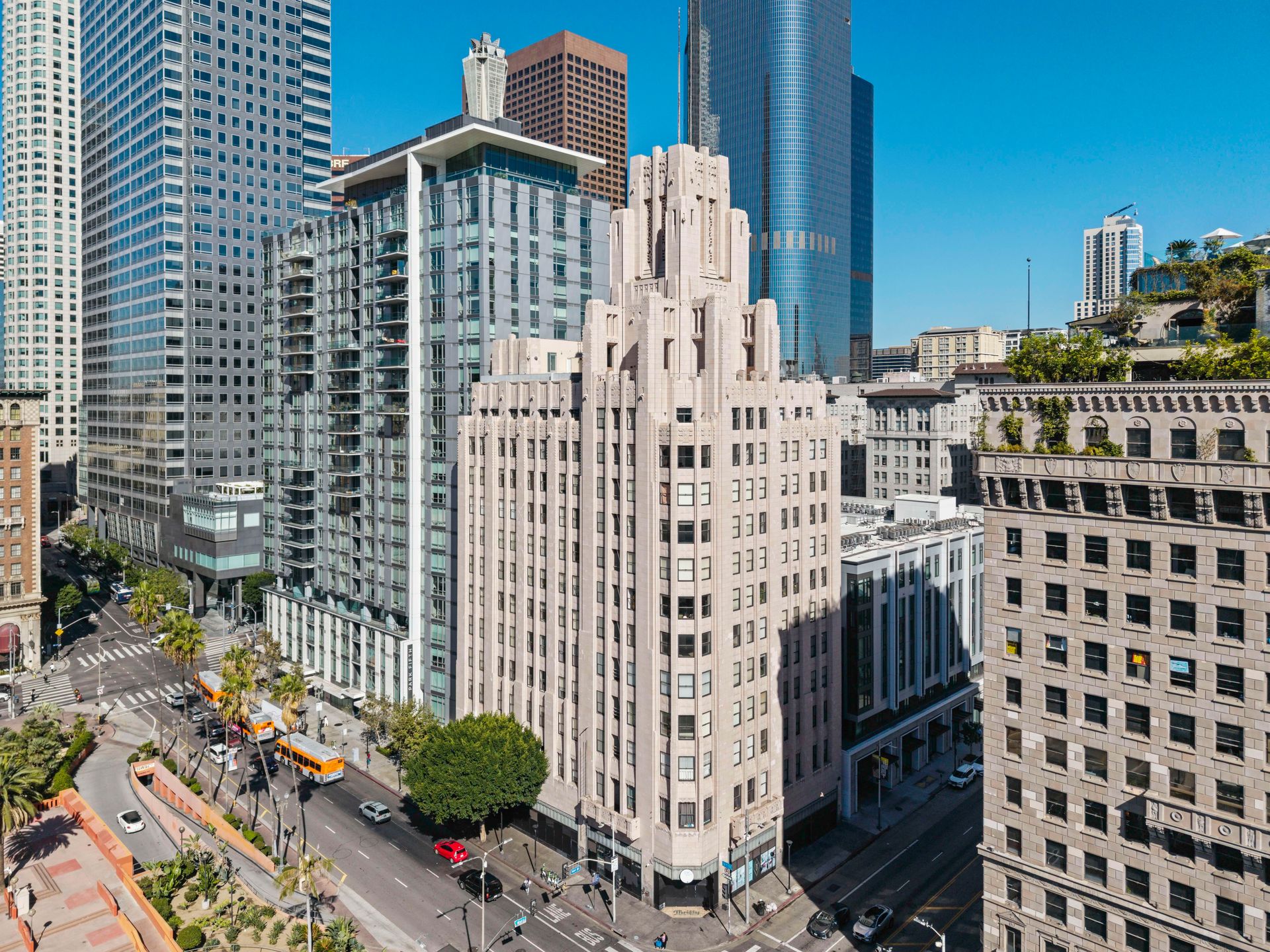 Los Angeles Apartment: 411 W. 5th Street
