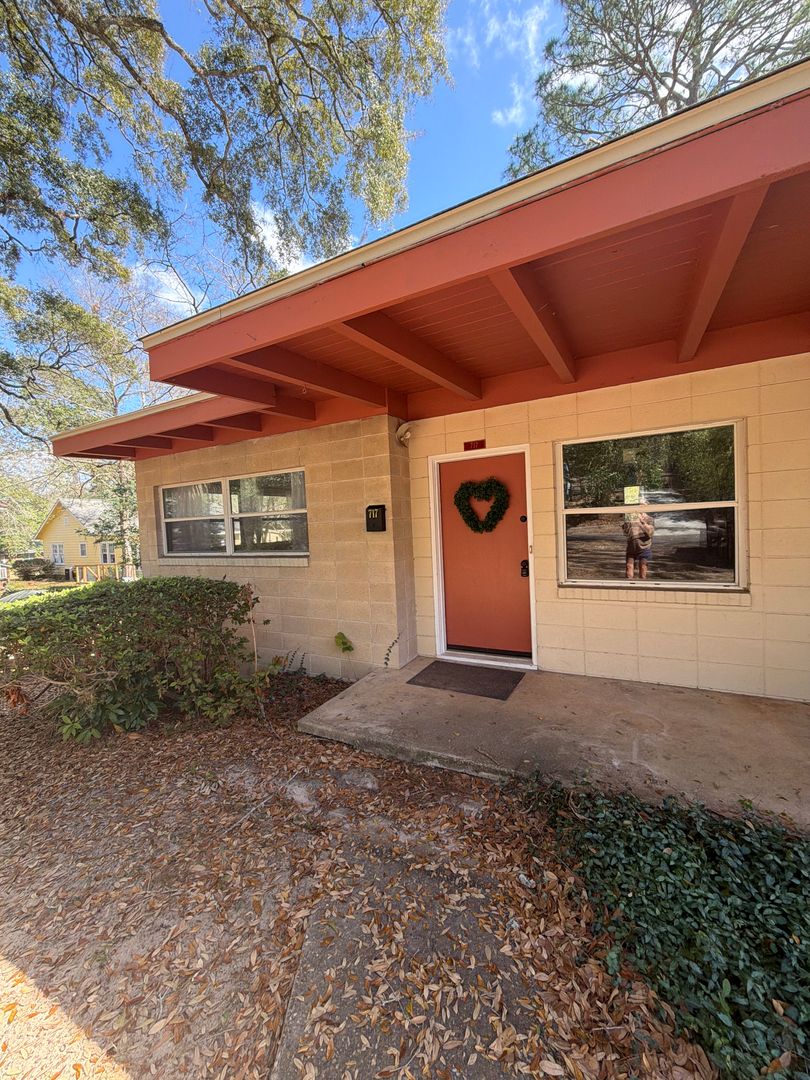 Tallahassee Apartment: 717 Edgewood Street