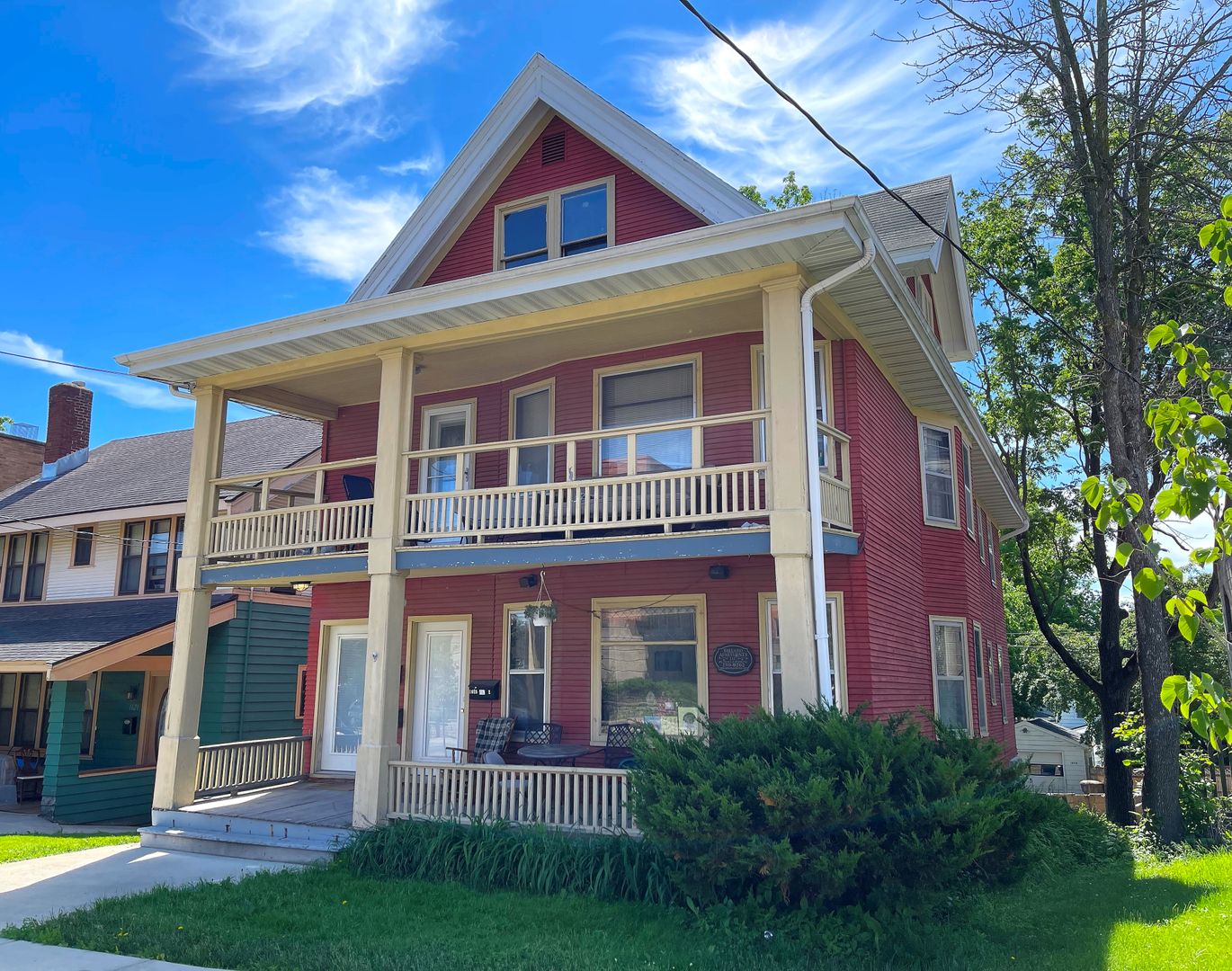 Madison Apartment: 1623/25 Monroe St.