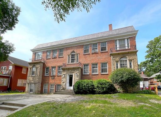 46 N Breese (14 BR+) - Tallard Apartments – photo 1