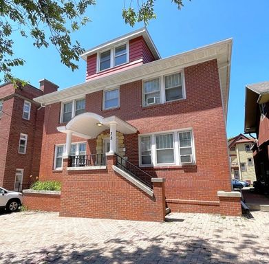 38 N. Breese Ter #2 (3 BR) - Tallard Apartments – photo 1
