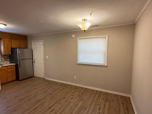 Listing photo thumbnail