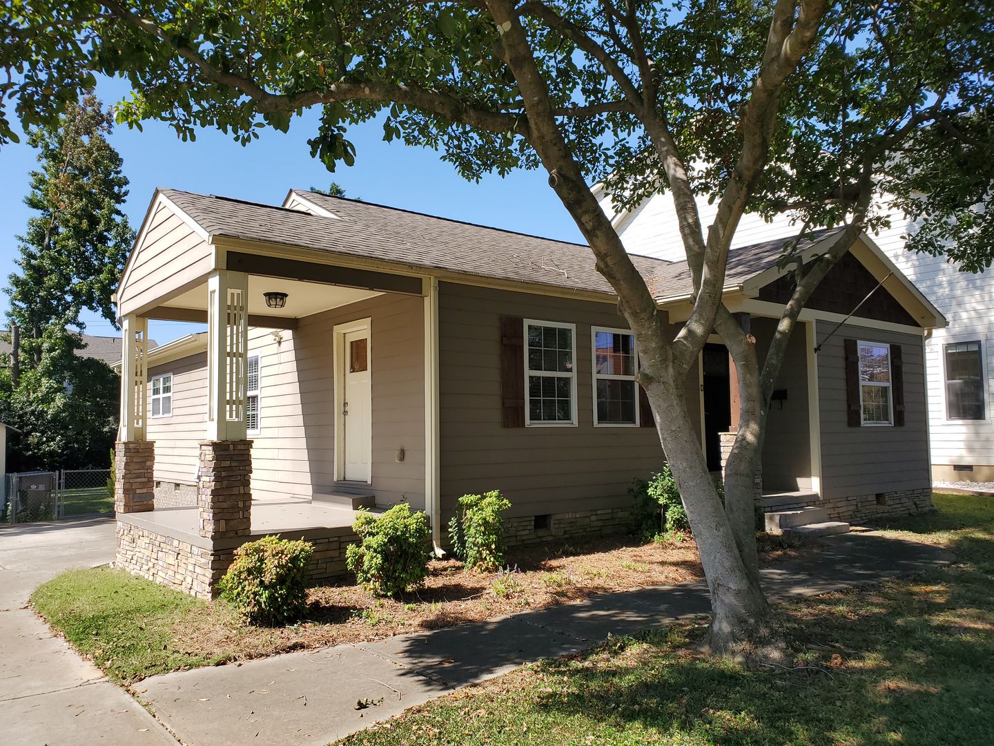 Charlotte House: 350 Melbourne Court