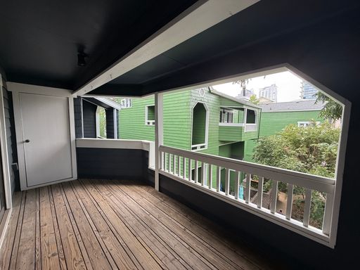 Listing photo thumbnail