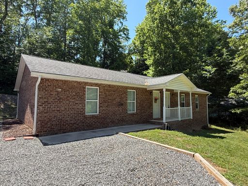 919 North Flint Street, Lincolnton, NC 28092