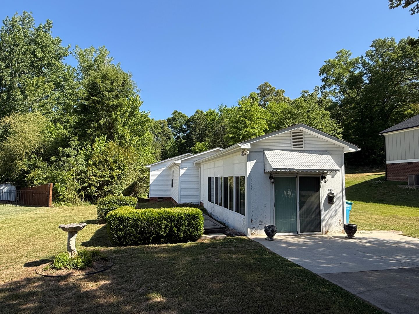 Belmont House: 330 Ferrell Avenue