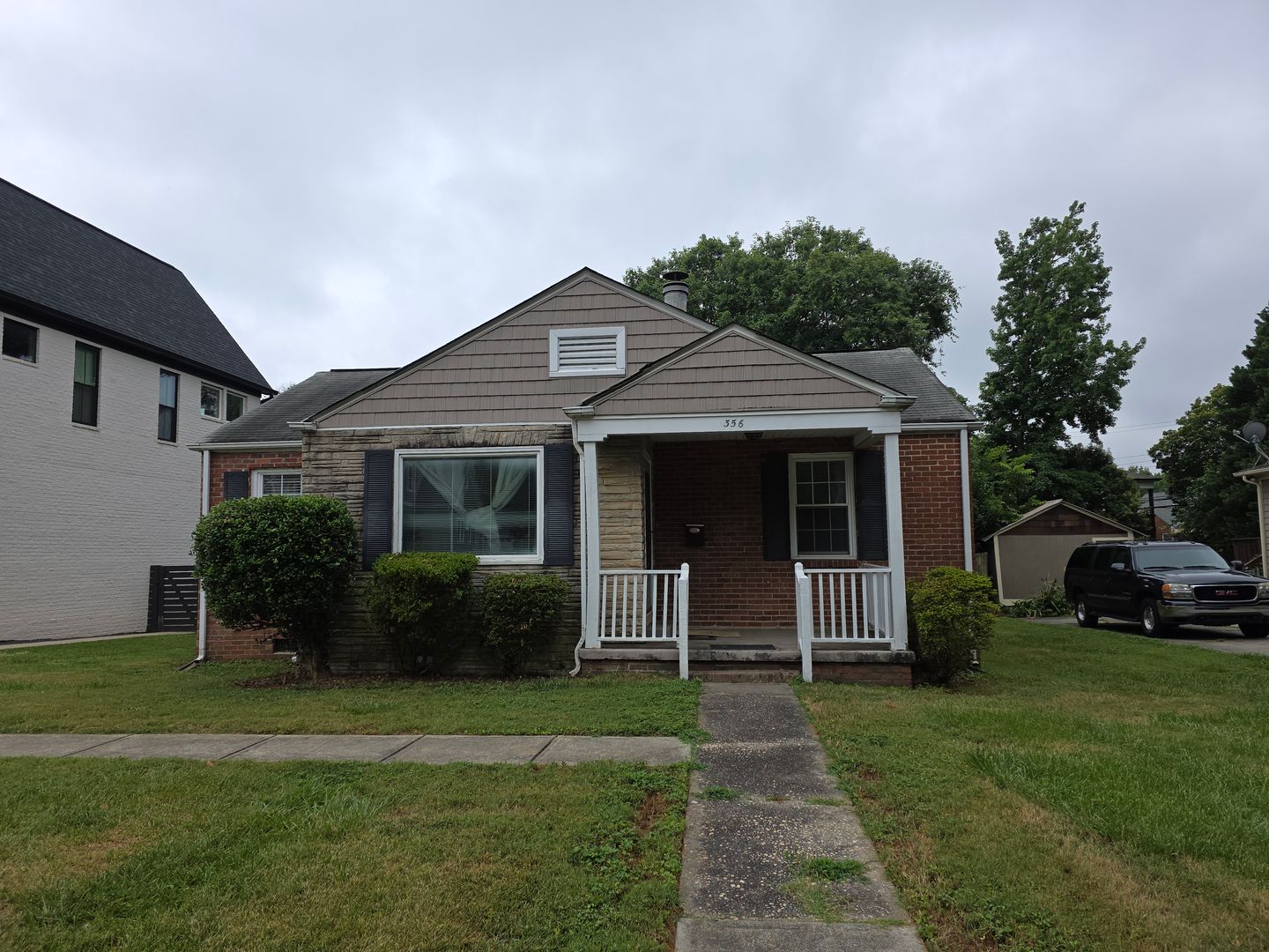 Charlotte House: 356 Melbourne Court