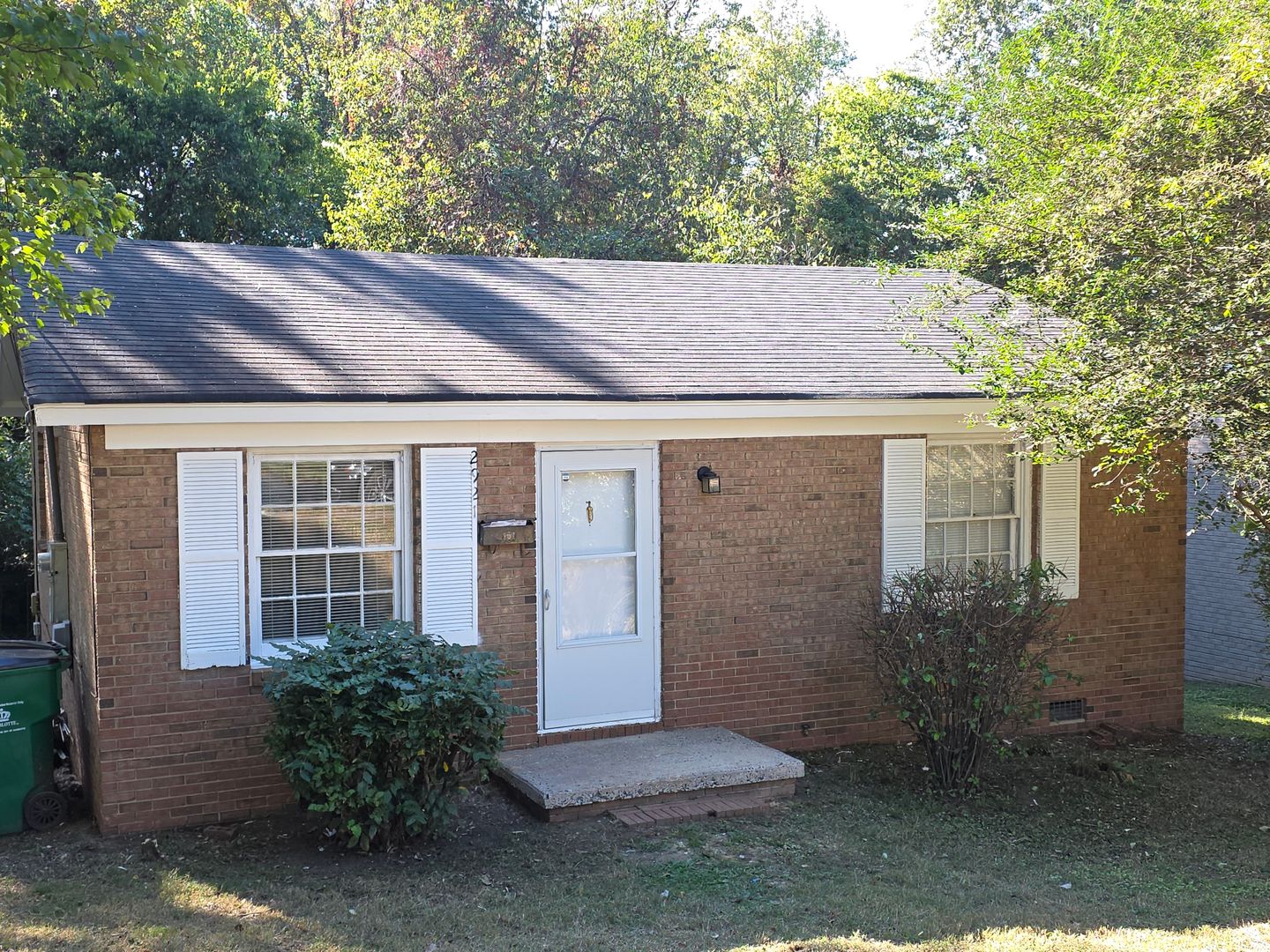Charlotte House: 2921 Coronet Way