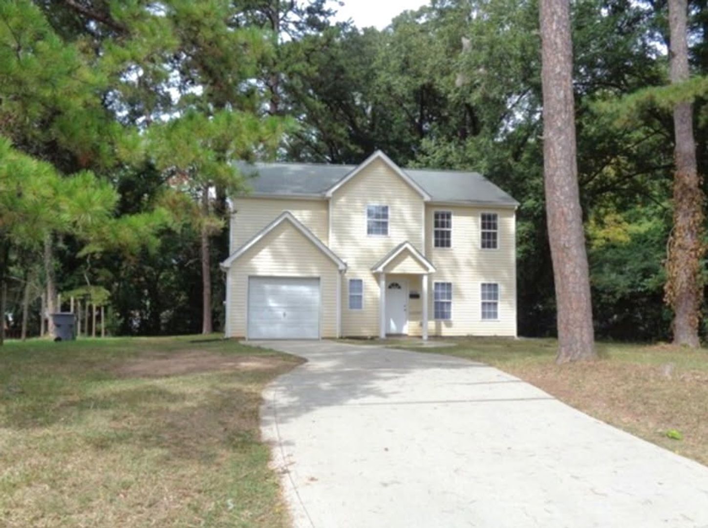 Charlotte House: 4539 Springview Road