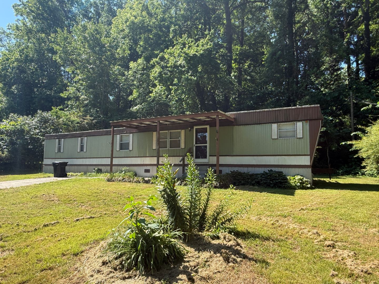 Charlotte House: 6143 Glenn Teague Road