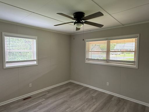 Listing photo thumbnail