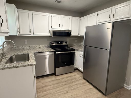 Listing photo thumbnail