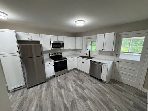 Listing photo thumbnail