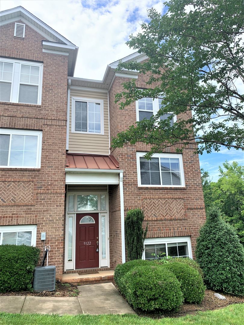 Charlotte House: 9122 Vilandry Way - ELT