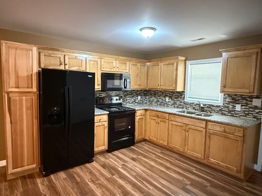 Listing photo thumbnail