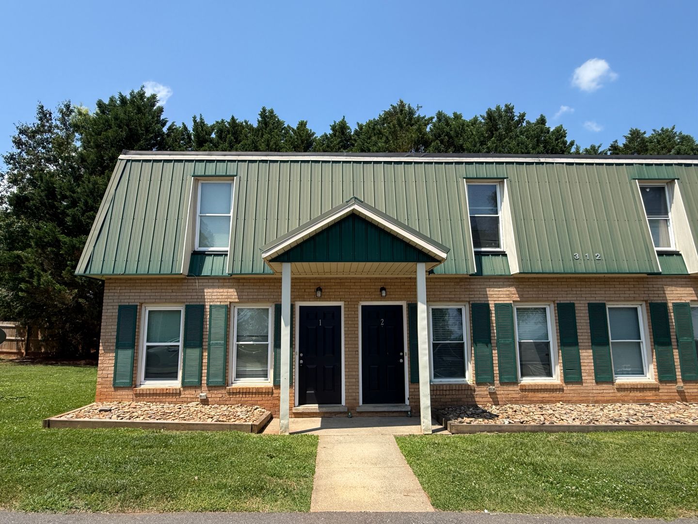 Mount Holly Apartment: 312 W Catawba Avenue