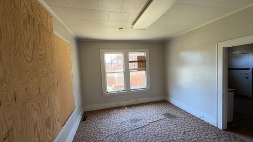 Listing photo thumbnail