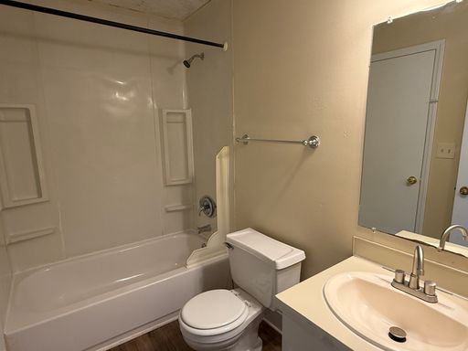 Listing photo thumbnail